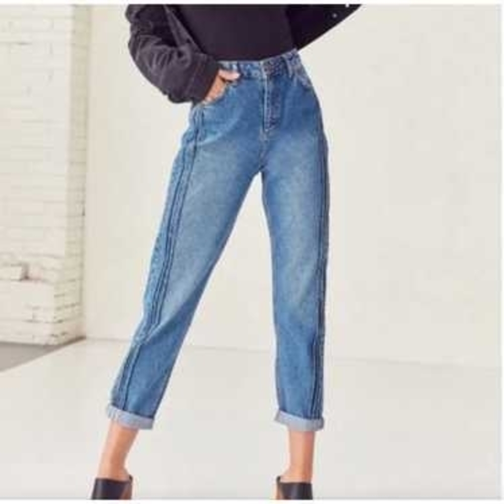 BDG Urban Outfitters Mom Jeans